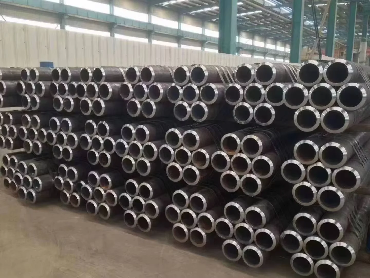 20# 45# Carbon Steel Seamless Pipe Hot Rolled Factory Direct Supplier