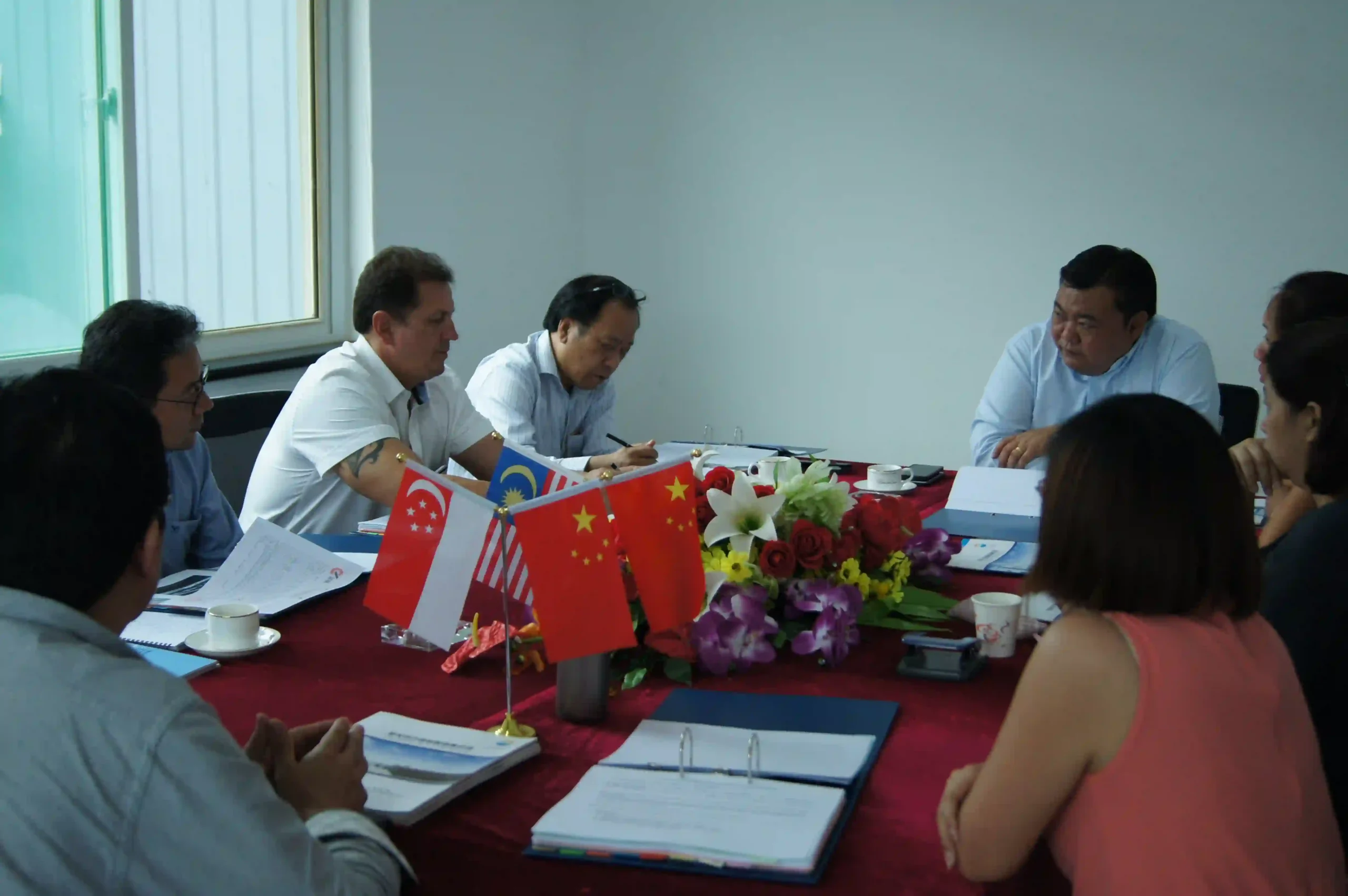 Technical meeting with foreign contractors in the XJY office