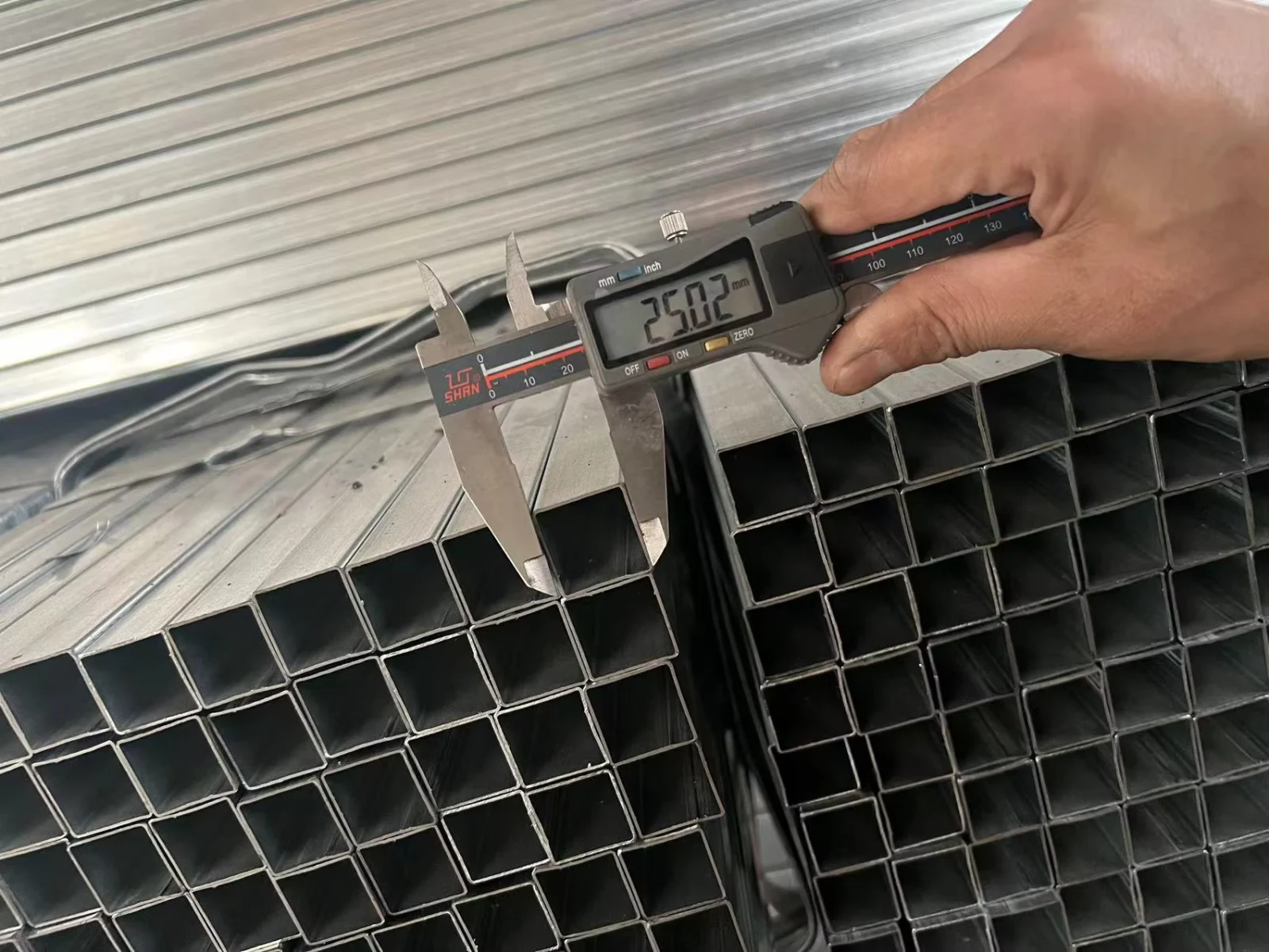 A53 A500 Galvanized Square Steel Pipe 21.3-660mm Factory Direct Supplier