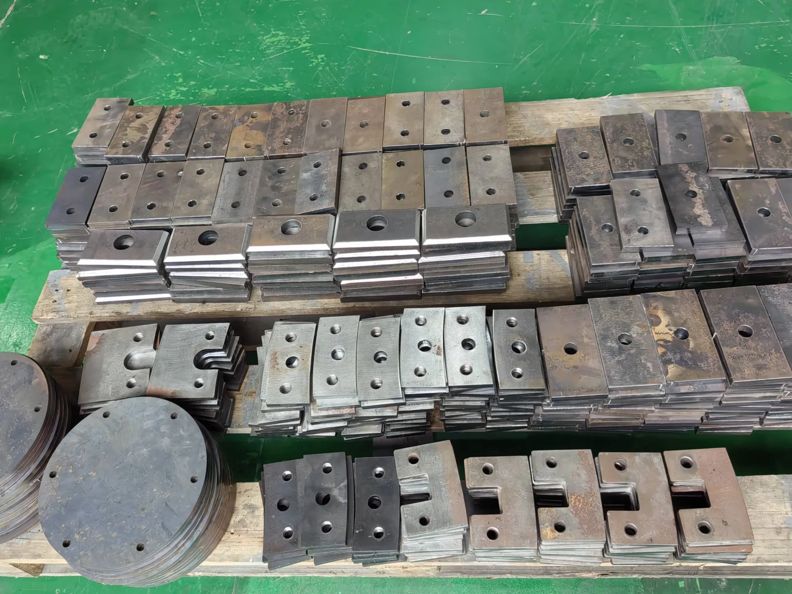 Carbon Steel Stainless Aluminum Sheet Metal Fabrication Custom Laser Cutting Services Supplier