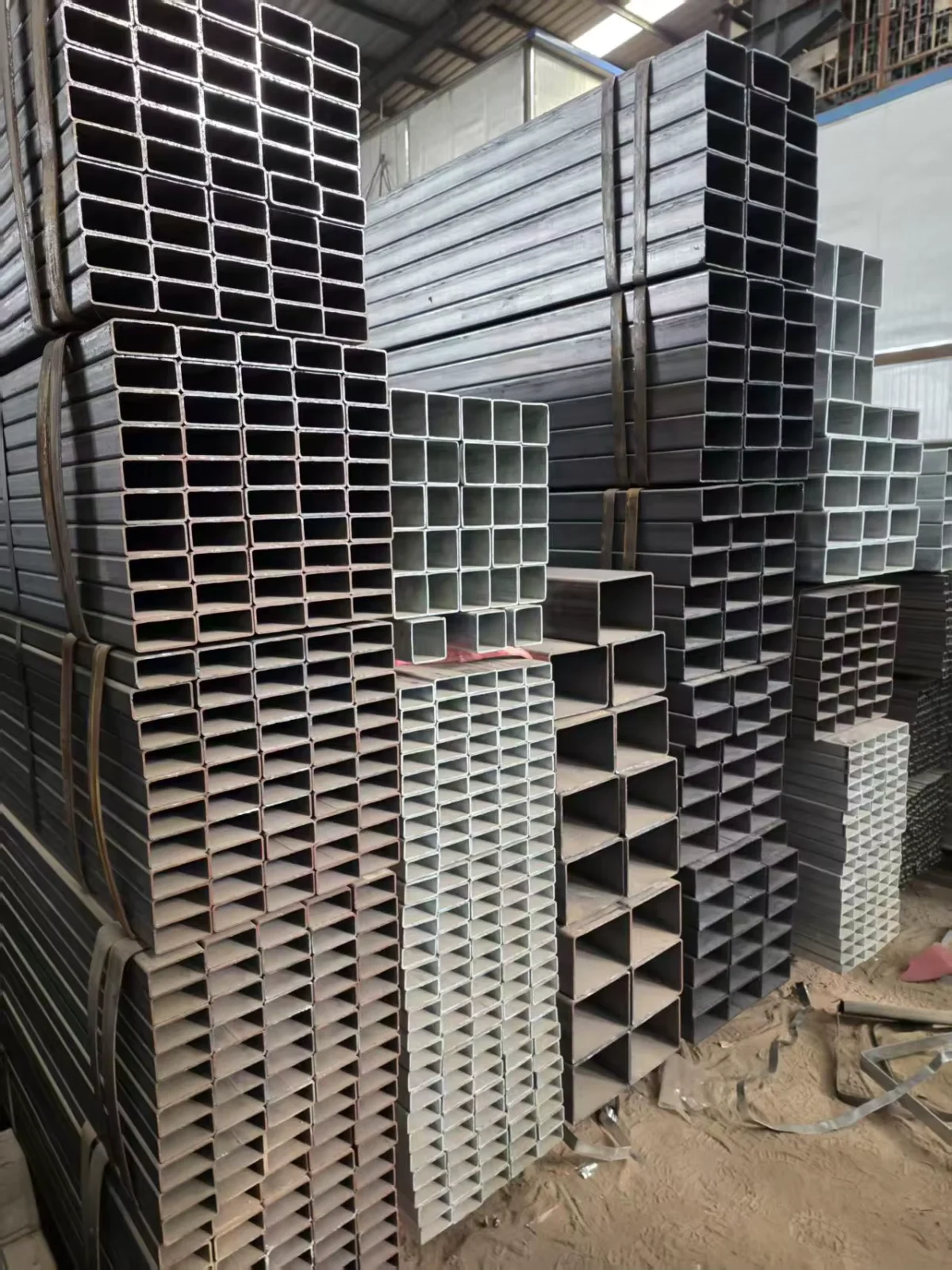 Dx51D G550 Galvanized Round Steel Pipe ASTM Z30-Z40 Custom Sizes Supplier