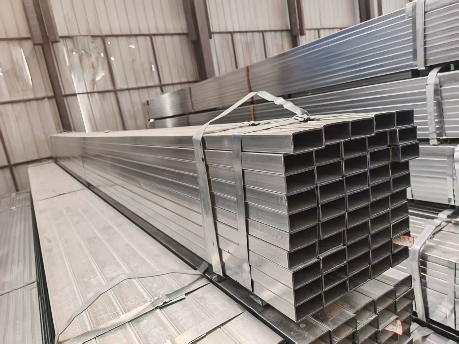 DX51D G550 Galvanized Square Rectangular Steel Tube ASTM Z30-Z40 Factory