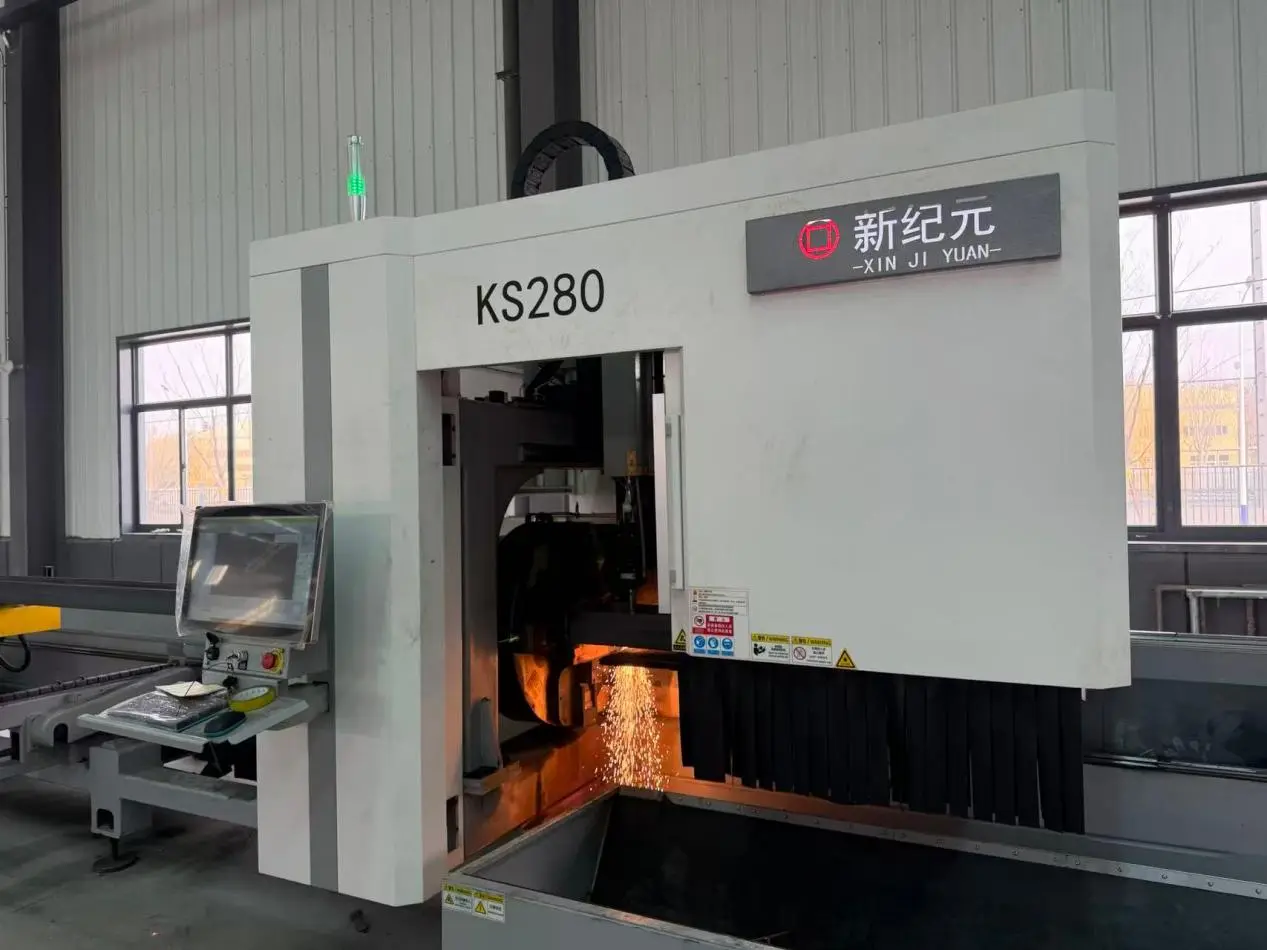 CNC plasma cutting machine processing steel plate