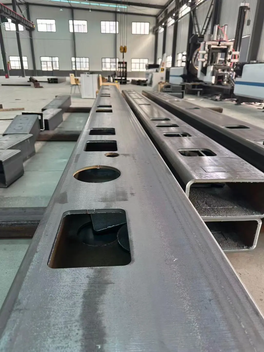 XJY Structure fabrication workshop with welding and assembly lines