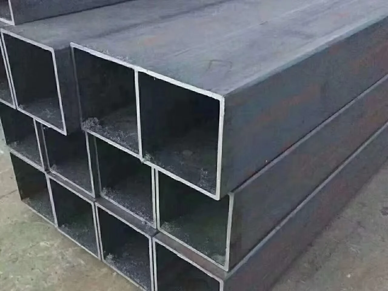 Q195 Q235 Q345 ERW Square Rectangular Steel Tube 10-1000mm Manufacturer