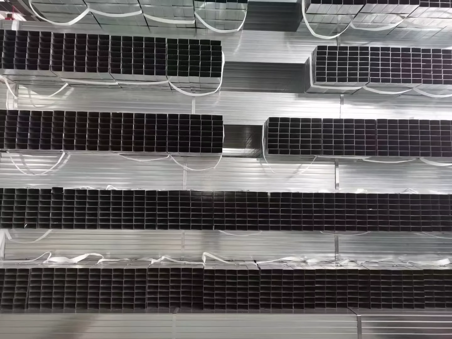 Q195-Q345 Galvanized Square Rectangular Steel Tube ASTM Z81-Z120 Supplier