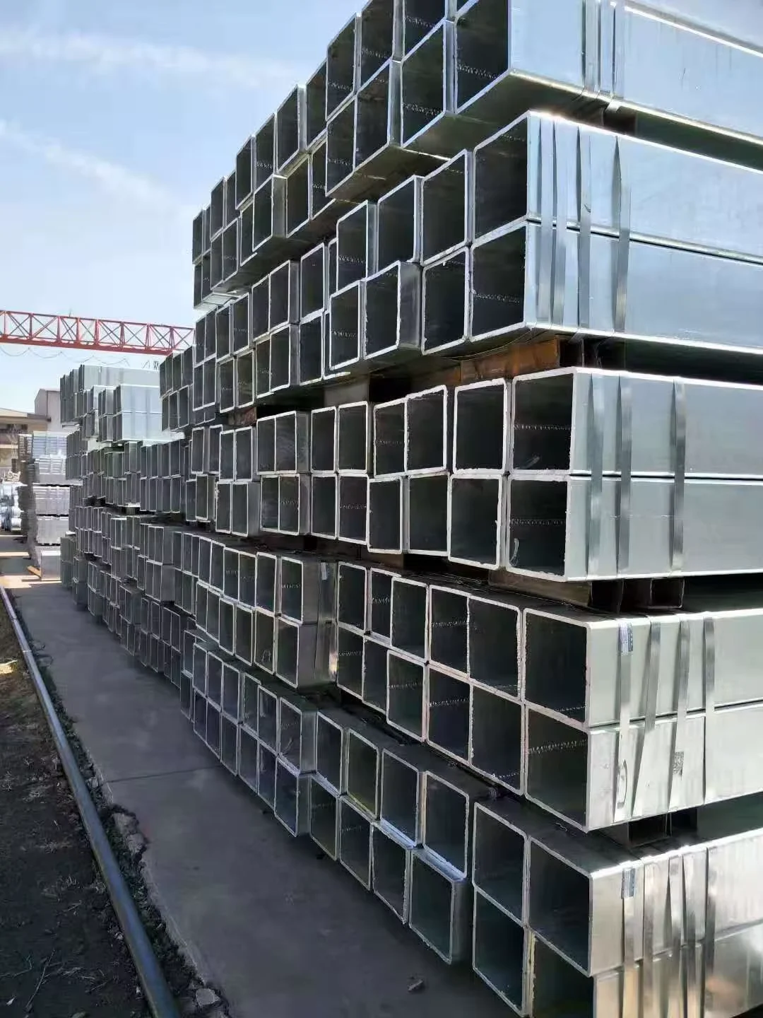 Q235 A36 Galvanized Rectangular Steel Tube Supplier