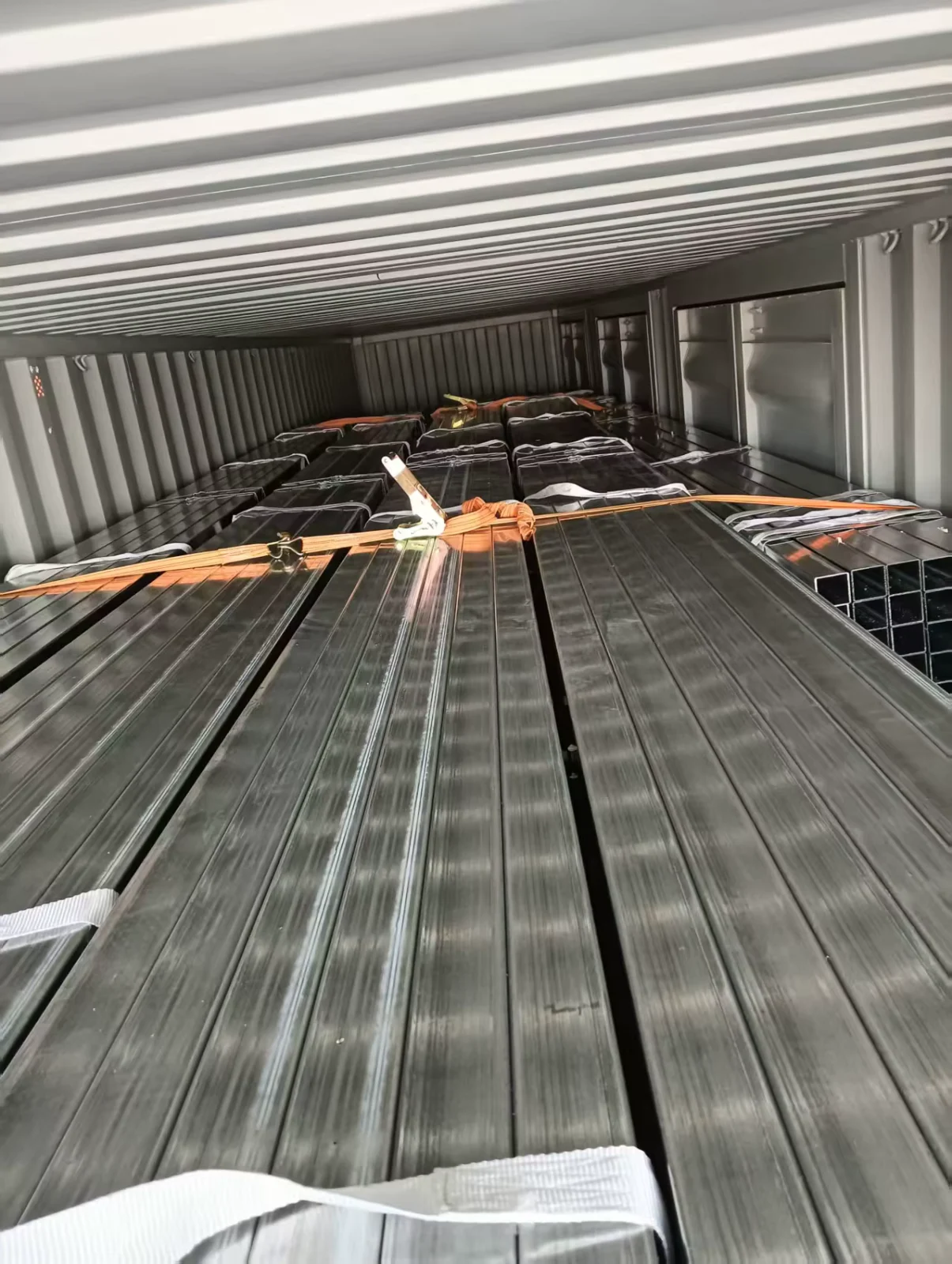 Q235 Hot Dipped Galvanized Square Rectangular Tube Supplier