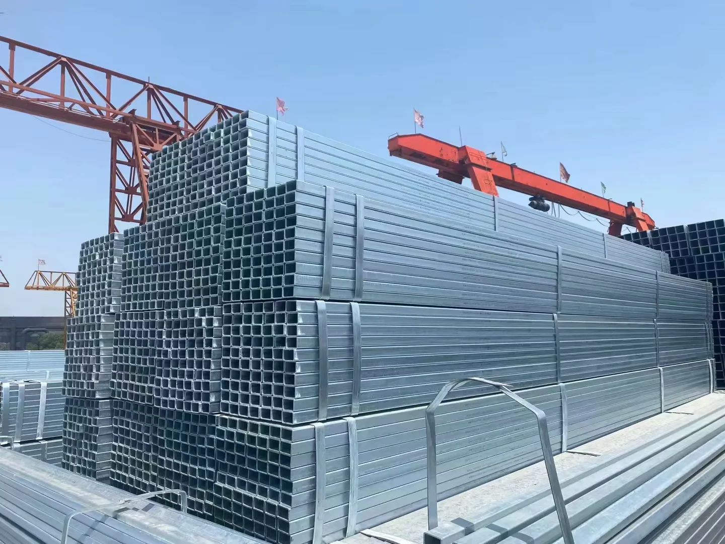 Q235 Q345 ERW Welded Rectangular Steel Hollow Section Tube Manufacturer