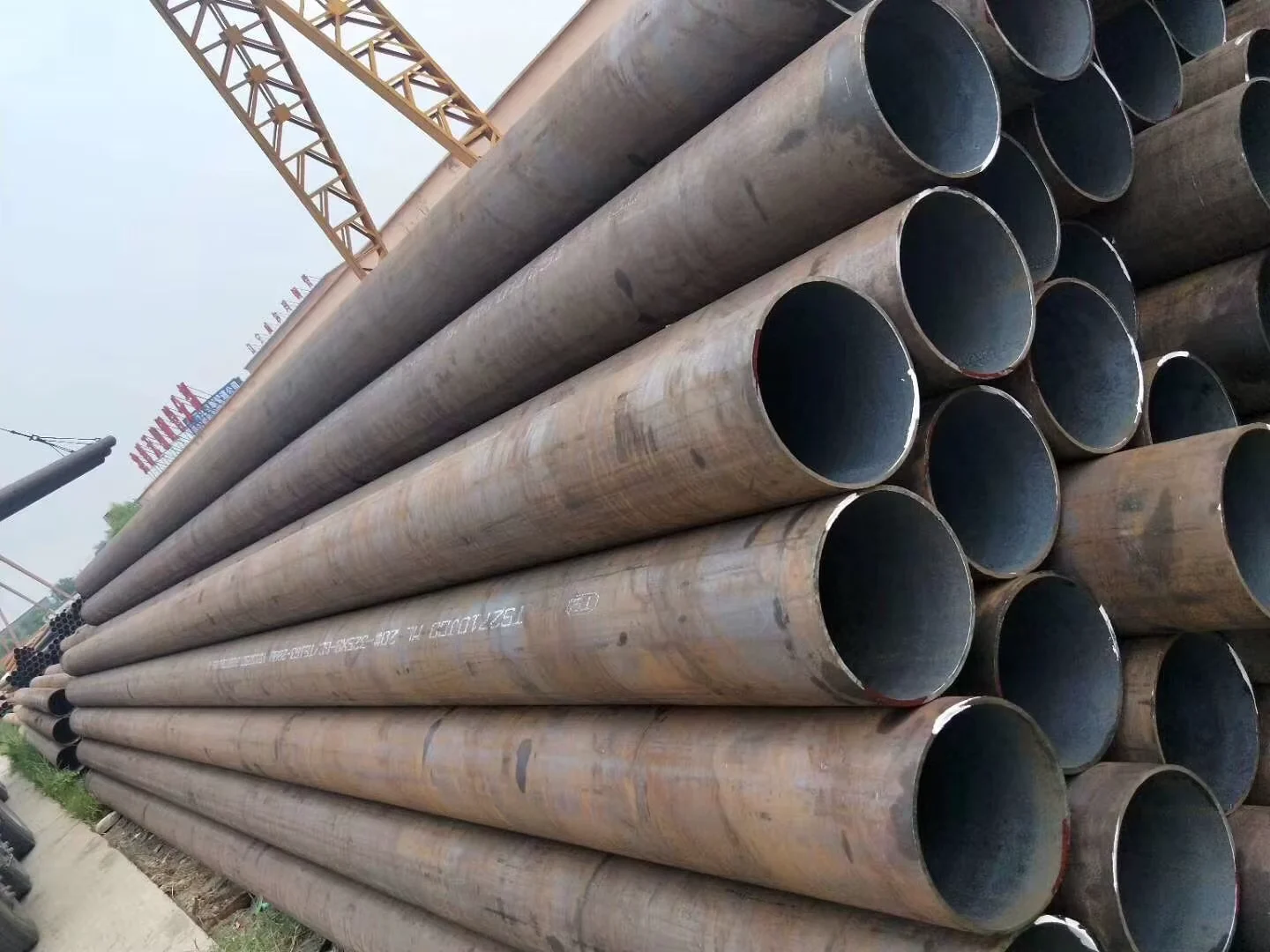 Q235 Q345 ERW Welded Round Steel Pipe Manufacturer 20-200mm