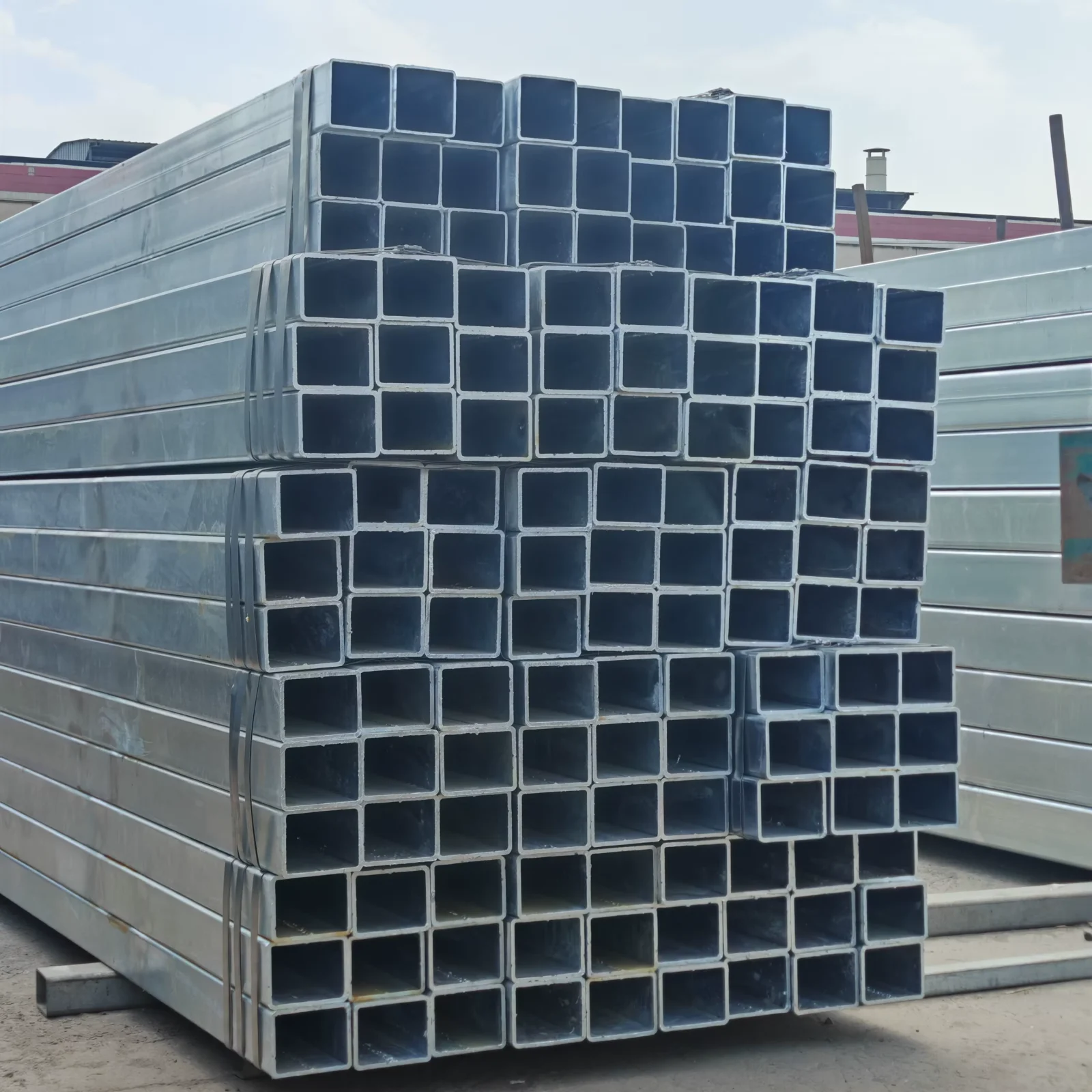 Q235 Q345 Galvanized Square Rectangular Steel Tube 1.2-15.7mm Manufacturer