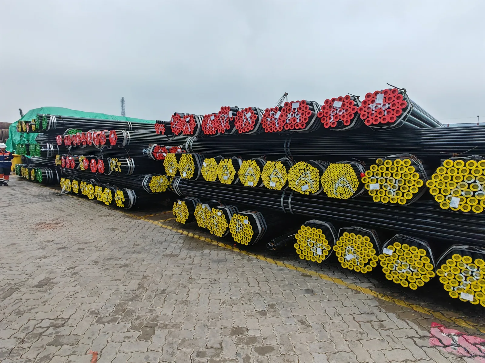 Q235 Q345 S355JR Seamless Steel Pipe ASTM Hot Rolled Supplier