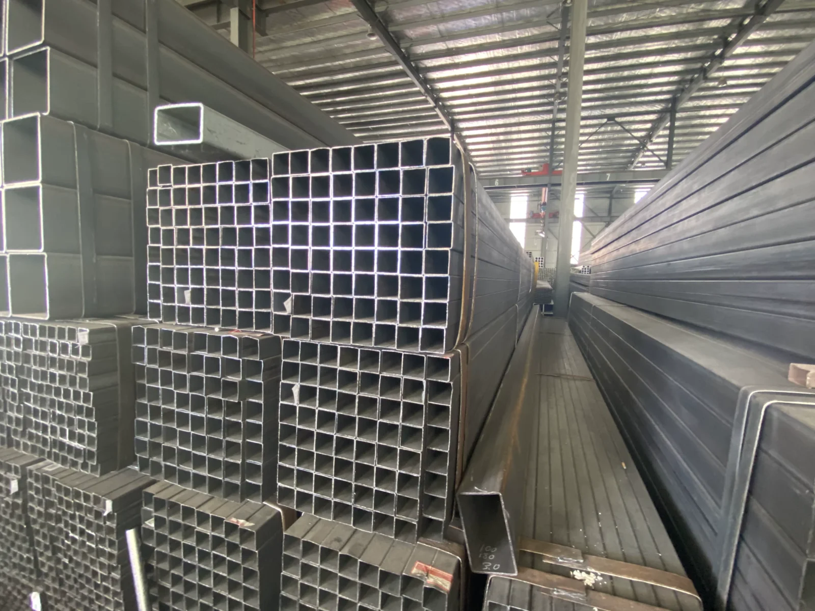 Q235 Q355 Rectangular Steel Tube Manufacturer EN10219 ASTM A500