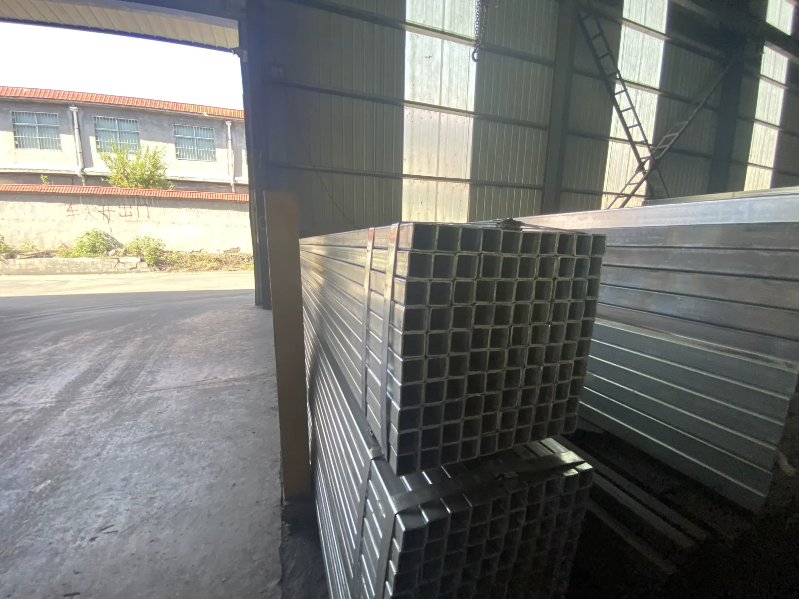 Q235 Q355 Rectangular Steel Tube Manufacturer EN10219 ASTM A500