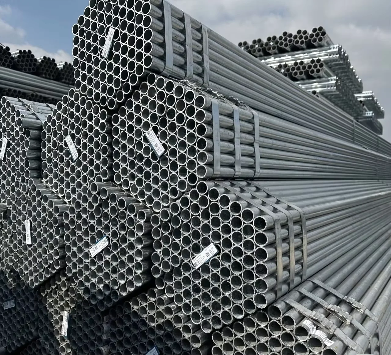 Q235B Hot Dip Galvanized Square Steel Tube 40-600g/m² Zinc Supplier