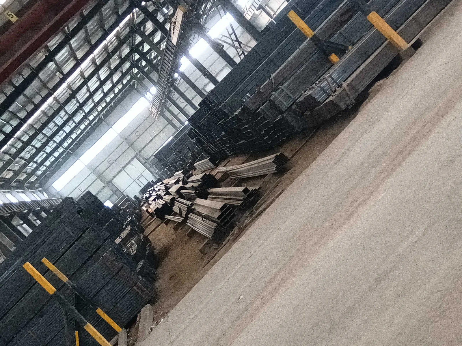 Q235B Q345B ASTM Carbon Steel Square Rectangular Tube Supplier
