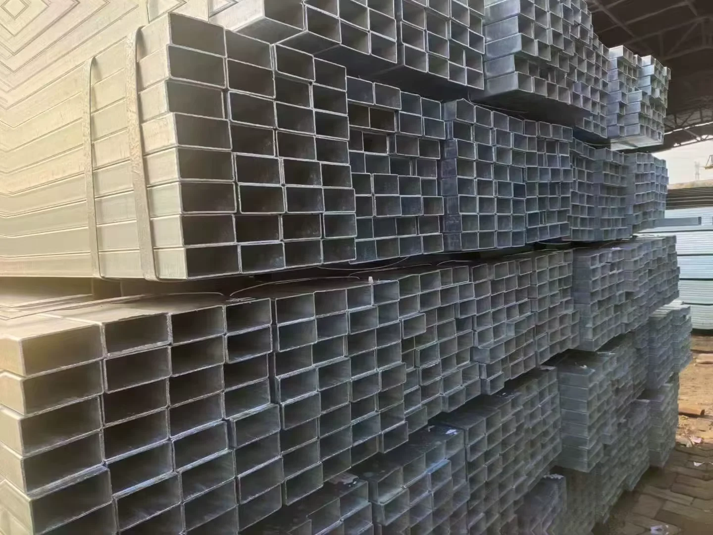 Q235B Q345B Carbon Steel Square Rectangular Tube Supplier ASTM