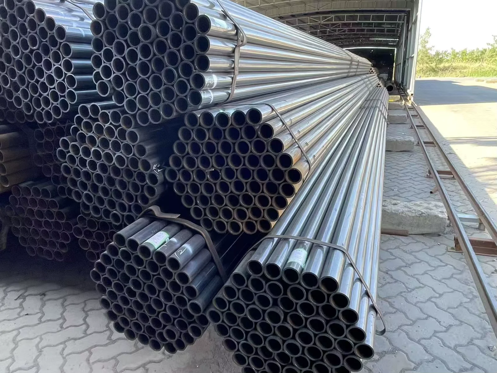 Q235B Q355 ERW Round Steel Pipe ASTM Black Factory Direct Supplier