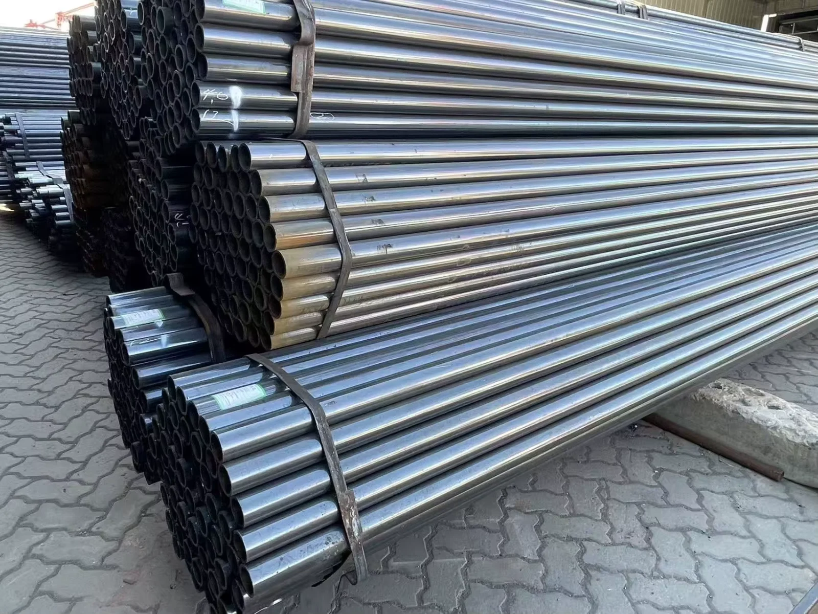 Q235B Q355 ERW Round Steel Pipe ASTM Black Factory Direct Supplier