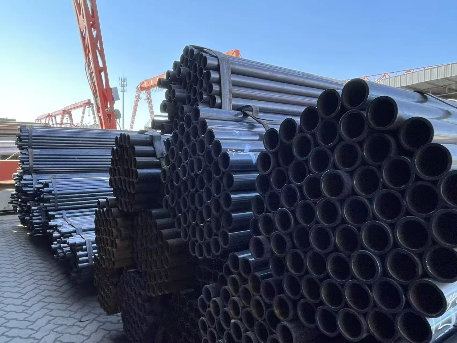 Q235B Q355 ERW Round Steel Pipe ASTM Black Factory Direct Supplier