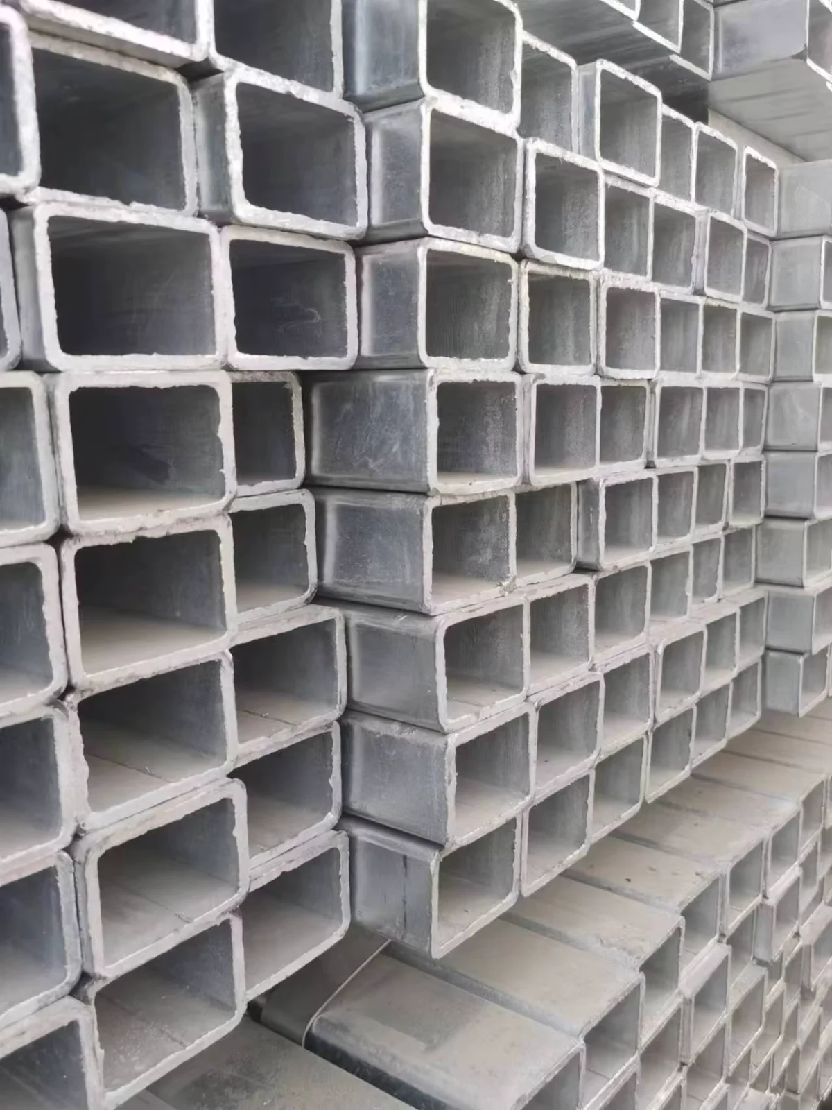 Q235B S275JR Hot Dipped Galvanized Square Rectangular Steel Tube Supplier
