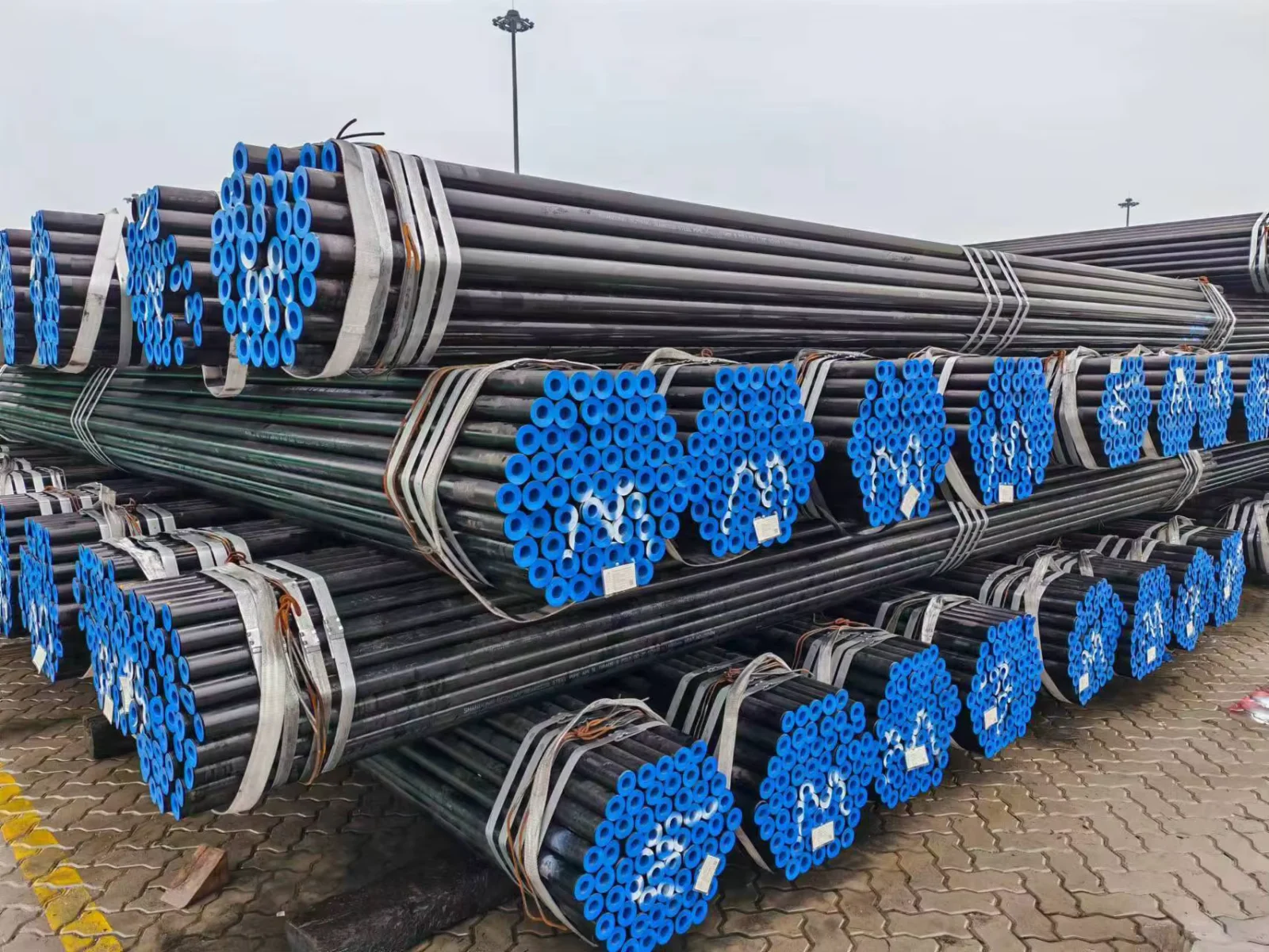 Q235B Seamless Steel Pipe ASTM DIN Factory Direct Supplier